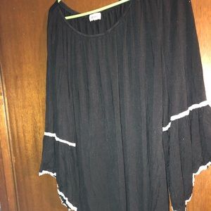 Ruffled sleeve tunic